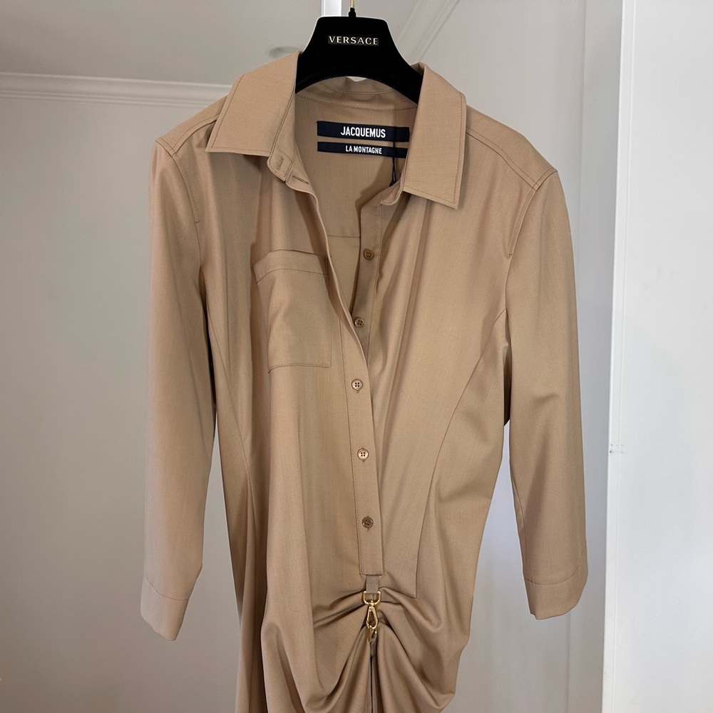 NWT Jacquemus ‘La Robe Jocou’ Midi Shirt Dress Tan/Beige FR44/ US12 $840 Retail - Picture 9 of 14